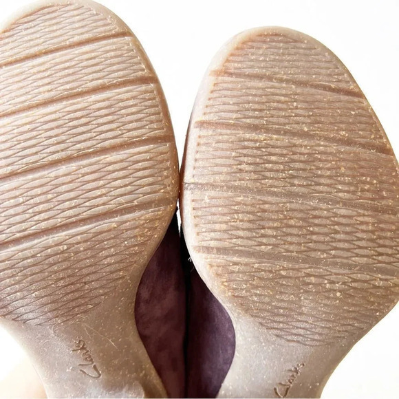 Clarks Unstructured Dark Purple Suede Penny Loafer Size 8.5 Rubber Heel Academia - Picture 5 of 8